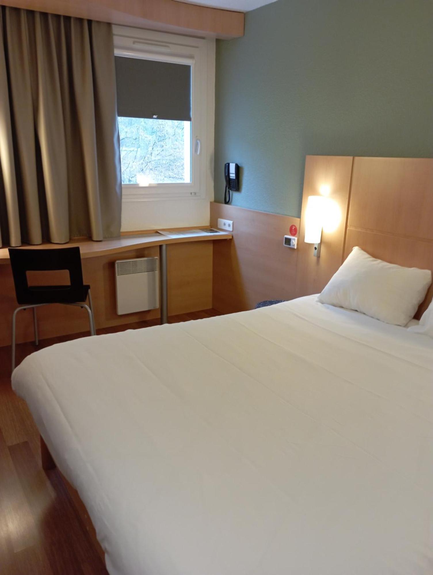 Ibis Les Etangs Des Moines Hotel Fourmies Buitenkant foto