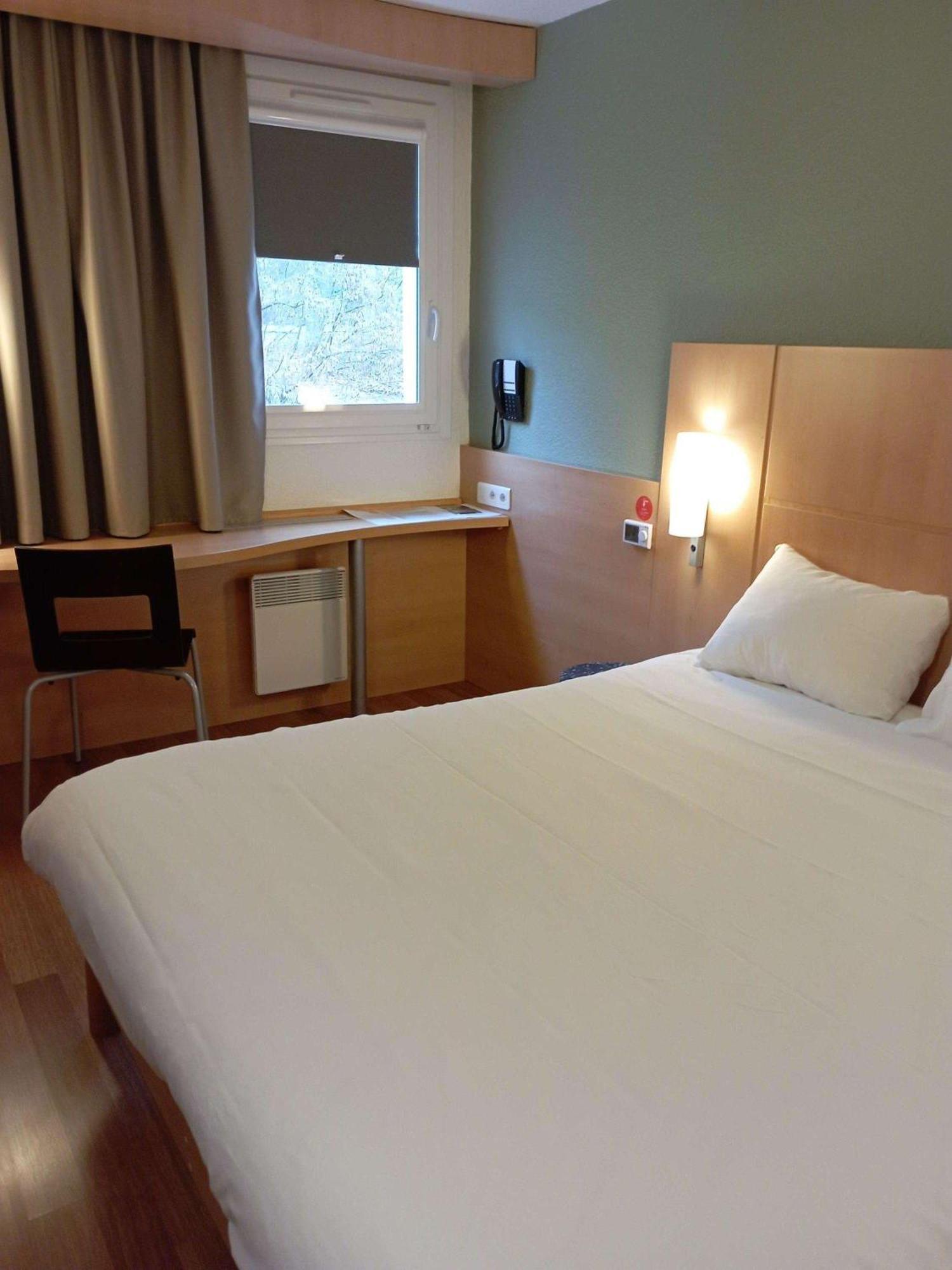 Ibis Les Etangs Des Moines Hotel Fourmies Buitenkant foto