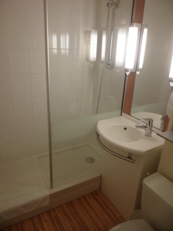 Ibis Les Etangs Des Moines Hotel Fourmies Kamer foto